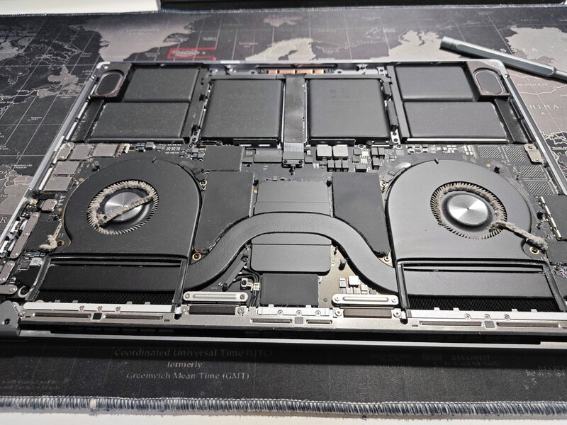 Radical Service Macbook Bucuresti – Reparatii Apple iPhone iPad Watch